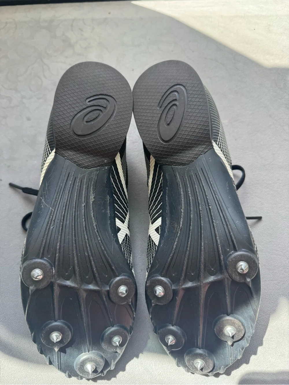 ASICS Track & Field Spikes – Women’s Size 6.5 – Black/White